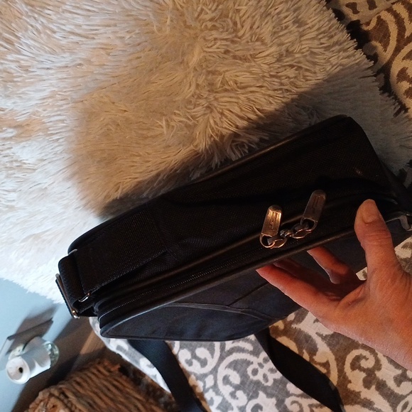 HARTMANN black nylon & leather unisex messenger bag  computer crossbody … - Picture 9 of 16